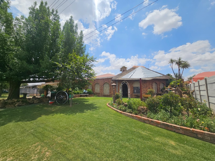 4 Bedroom Property for Sale in Odendaalsrus Free State